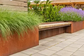 Cortenstaal bloembakken